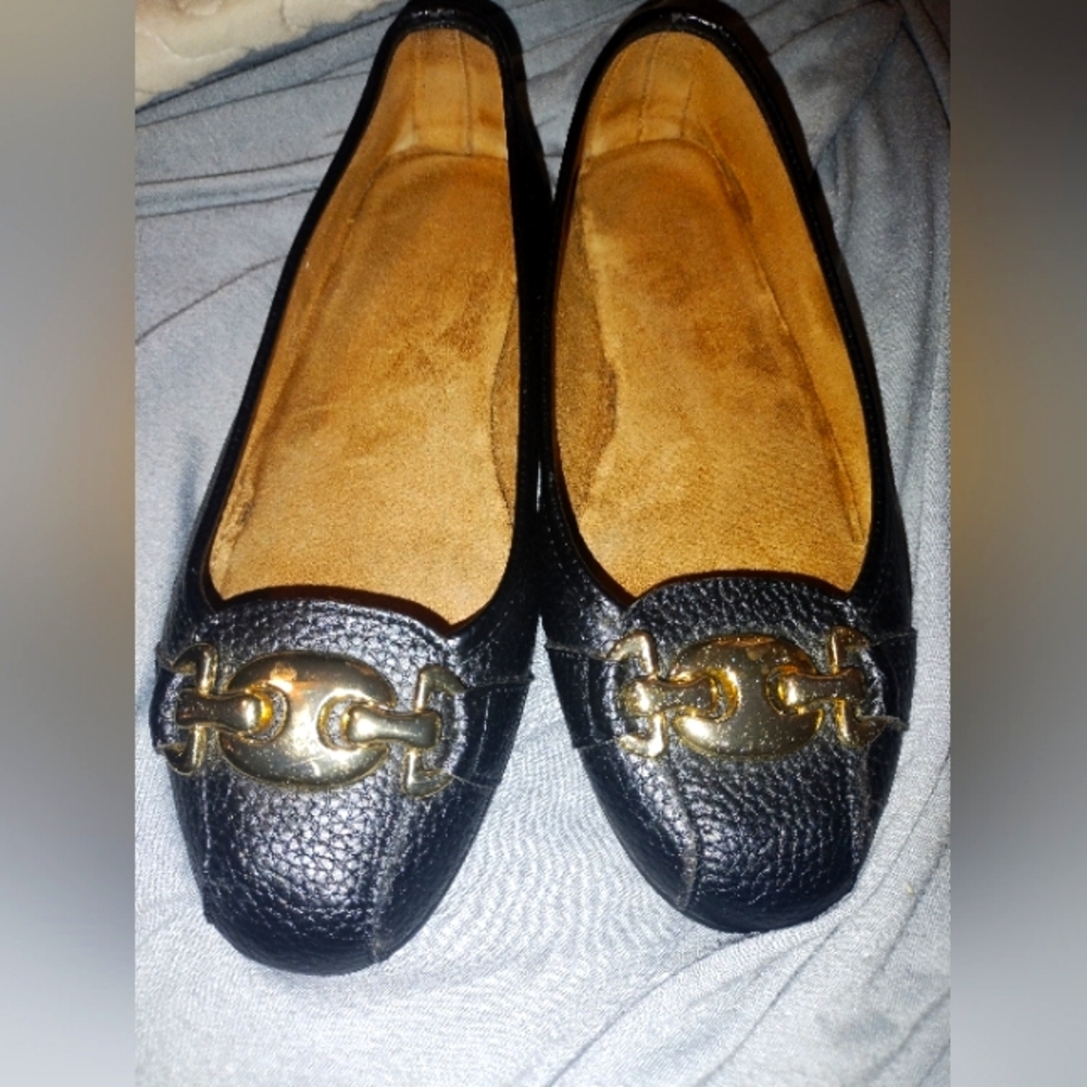 Women's size 8 black flats